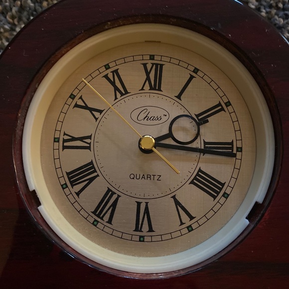 Cherry Wood Mantle Clock - Picture 4 of 4